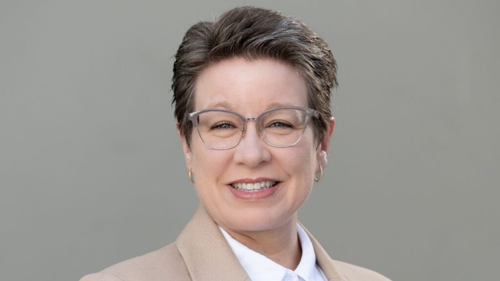 Business coach Rena Duell discussing decision fatigue entrepreneurs face on Game On Girlfriend podcast with Sarah Walton