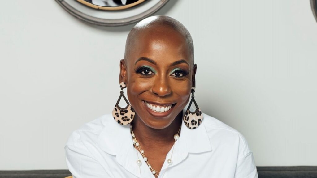 Carrolee Moore, founder of The Podcast Pitching Society, discussing visibility strategies for women entrepreneurs with Sarah Walton on the Game On Girlfriend® Podcast