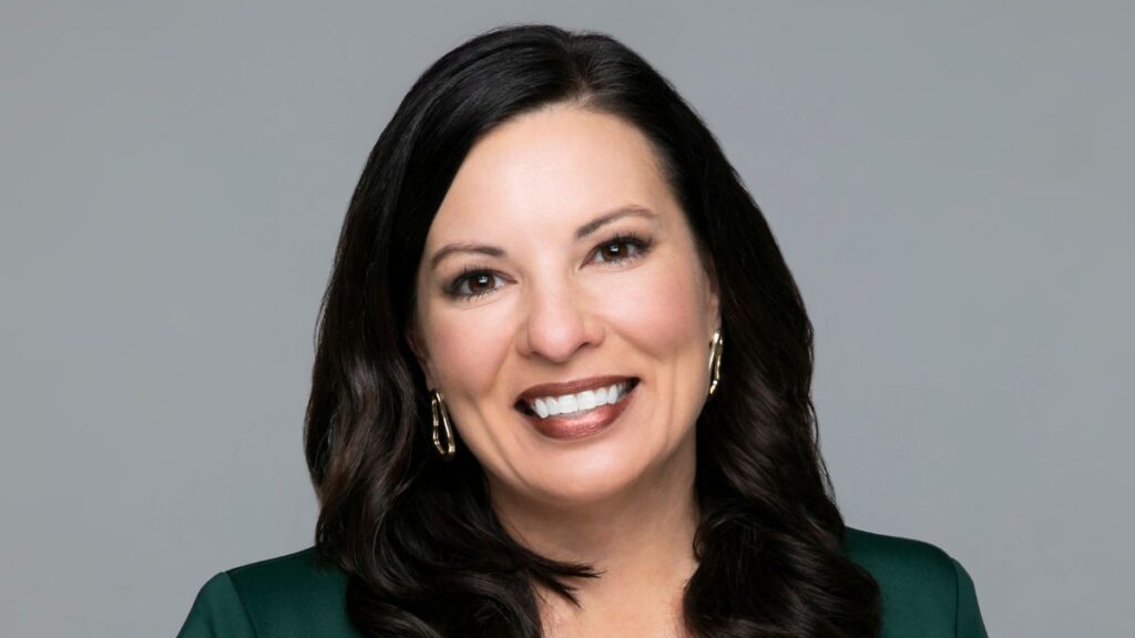 Jen Mueller, sports broadcaster and founder of Talk Sporty to Me, shares confidence-building strategies