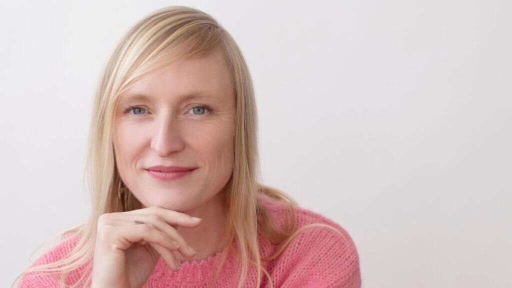 Hannah Cole of Sunlight Tax and Sarah Walton discuss tax tips for women entrepreneurs on the Game On Girlfriend® podcast Episode 322