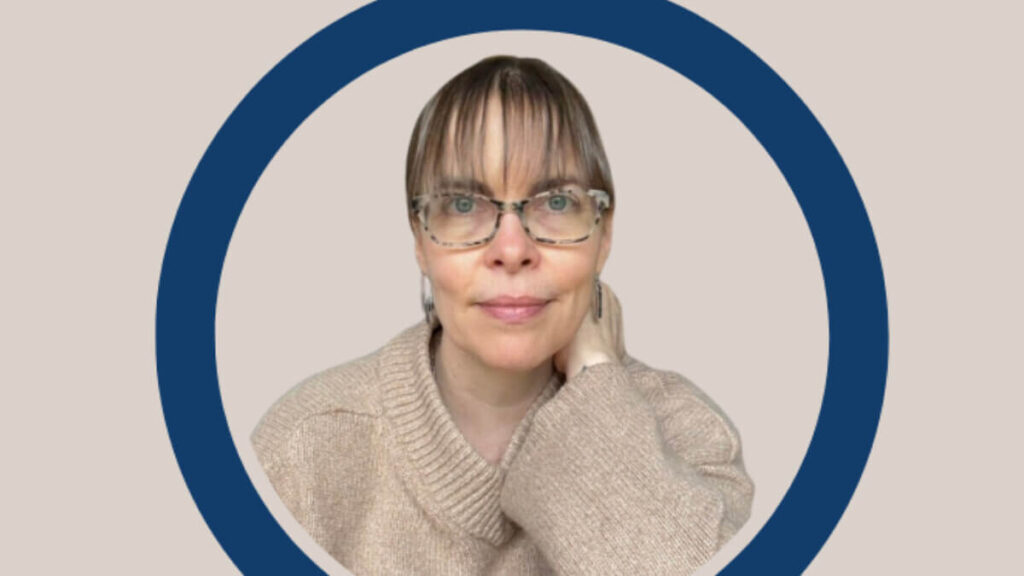 Karyn Spetz and Sarah Walton discuss the should I stay or should I go question on the Game On Girlfriend® podcast Episode 329