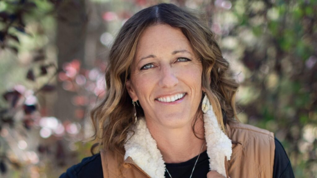 Erin Bradley and Sarah Walton discuss how to build a business that supports your life on the Game On Girlfriend® podcast Episode 330