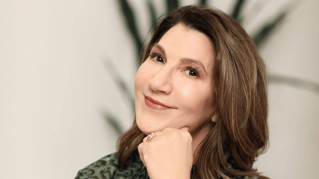 Diana Firth and Sarah Walton discuss spiritual simplicity and how to hear your intuition on the Game On Girlfriend® podcast Episode 331