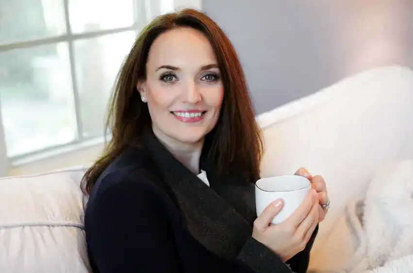 sarah-walton-womens-business-coach-about-page-1ST-SECTION-BACK