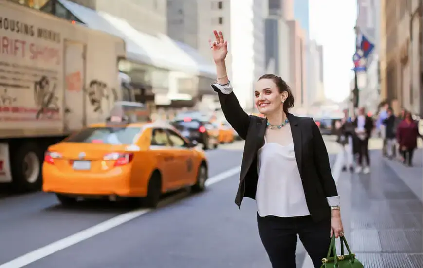 sarah-walton-womens-business-coach-about-page-newyork-back@2x-RFS