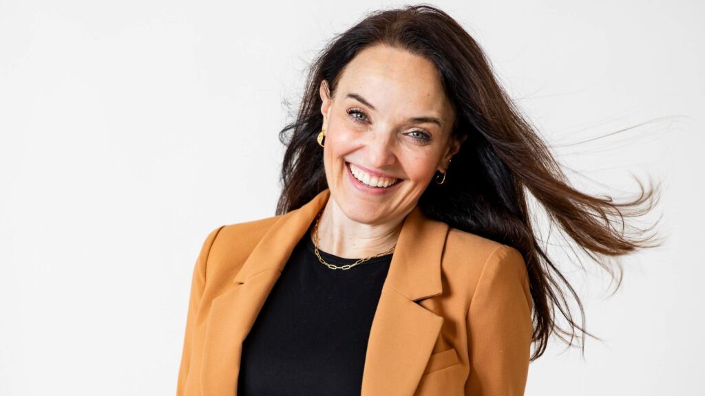 Sarah Walton on using scarcity tools in sales from an abundance mindset — Game On Girlfriend® podcast Episode 336