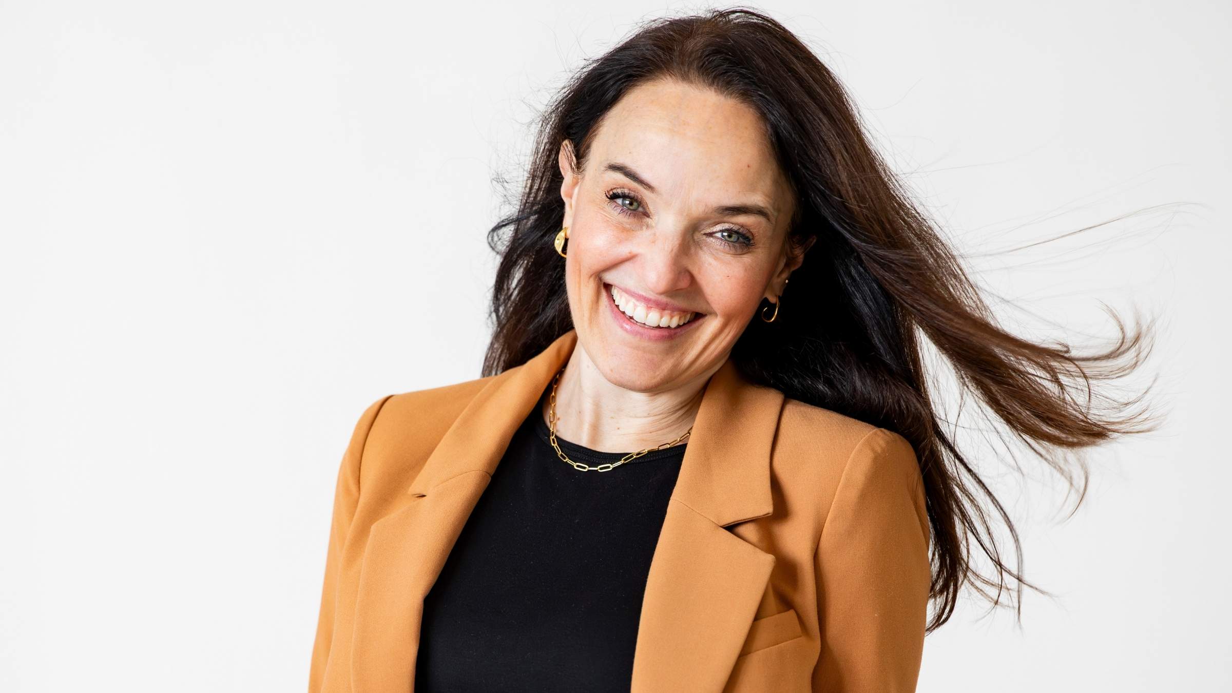 Sarah Walton on using scarcity tools in sales from an abundance mindset — Game On Girlfriend® podcast Episode 336